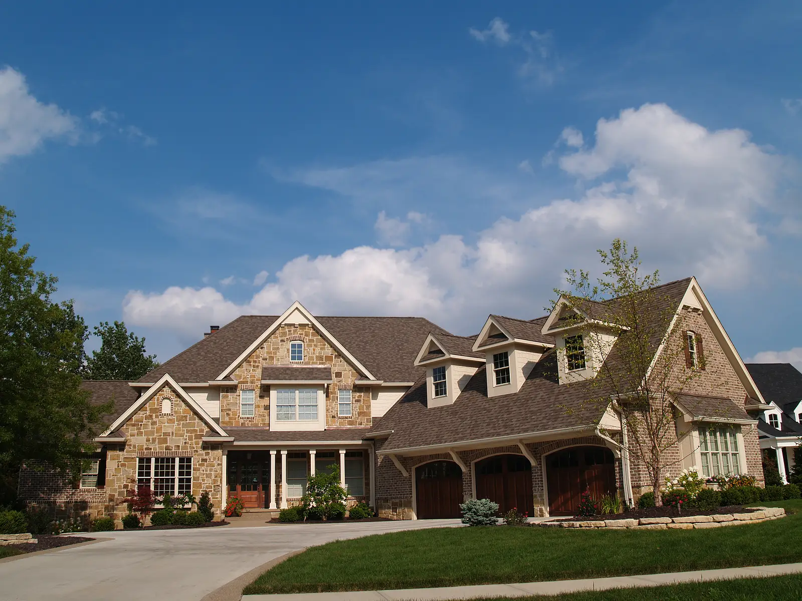 Leading Houston HOA Communities Toward Sustainable Growth with ESG Principles